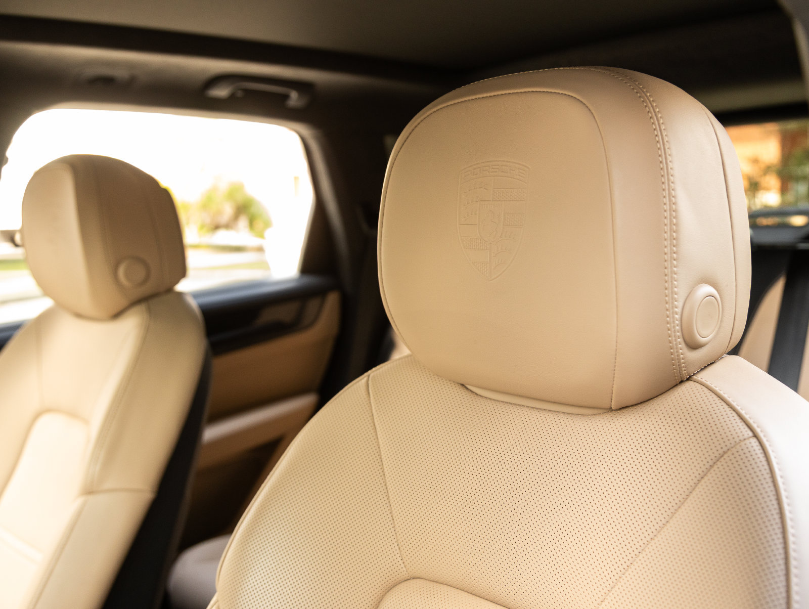 Certified 2025 Porsche Cayenne GTS AWD/4WD image 24