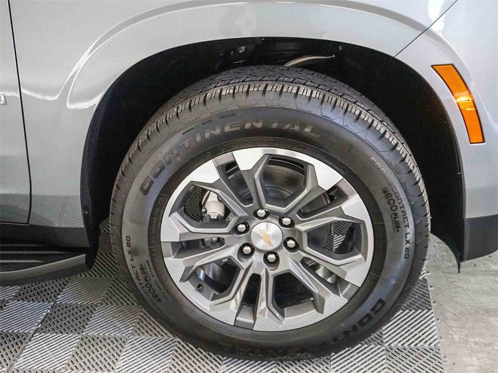 New 2026 Chevrolet Suburban LS RWD image 11