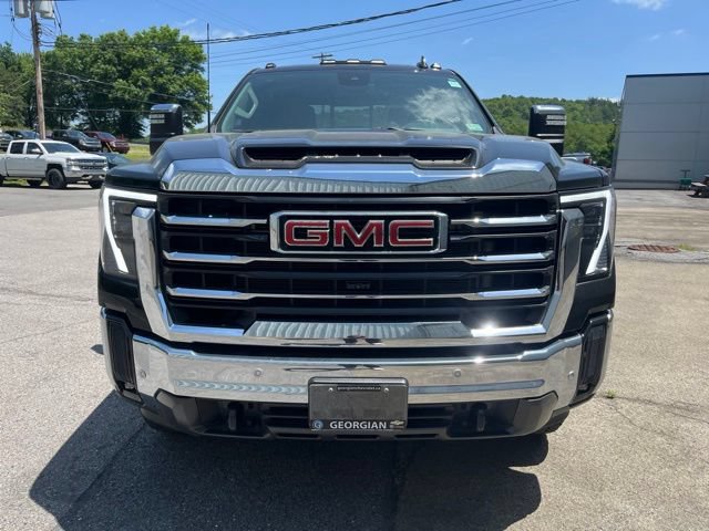 Used 2024 GMC Sierra 2500 SLT w/ SLT Premium Package AWD/4WD image 11