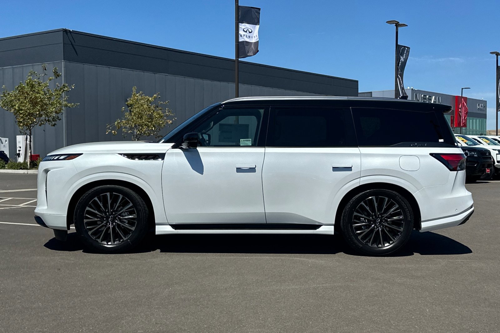 New 2027 INFINITI QX80 Autograph AWD/4WD image 7