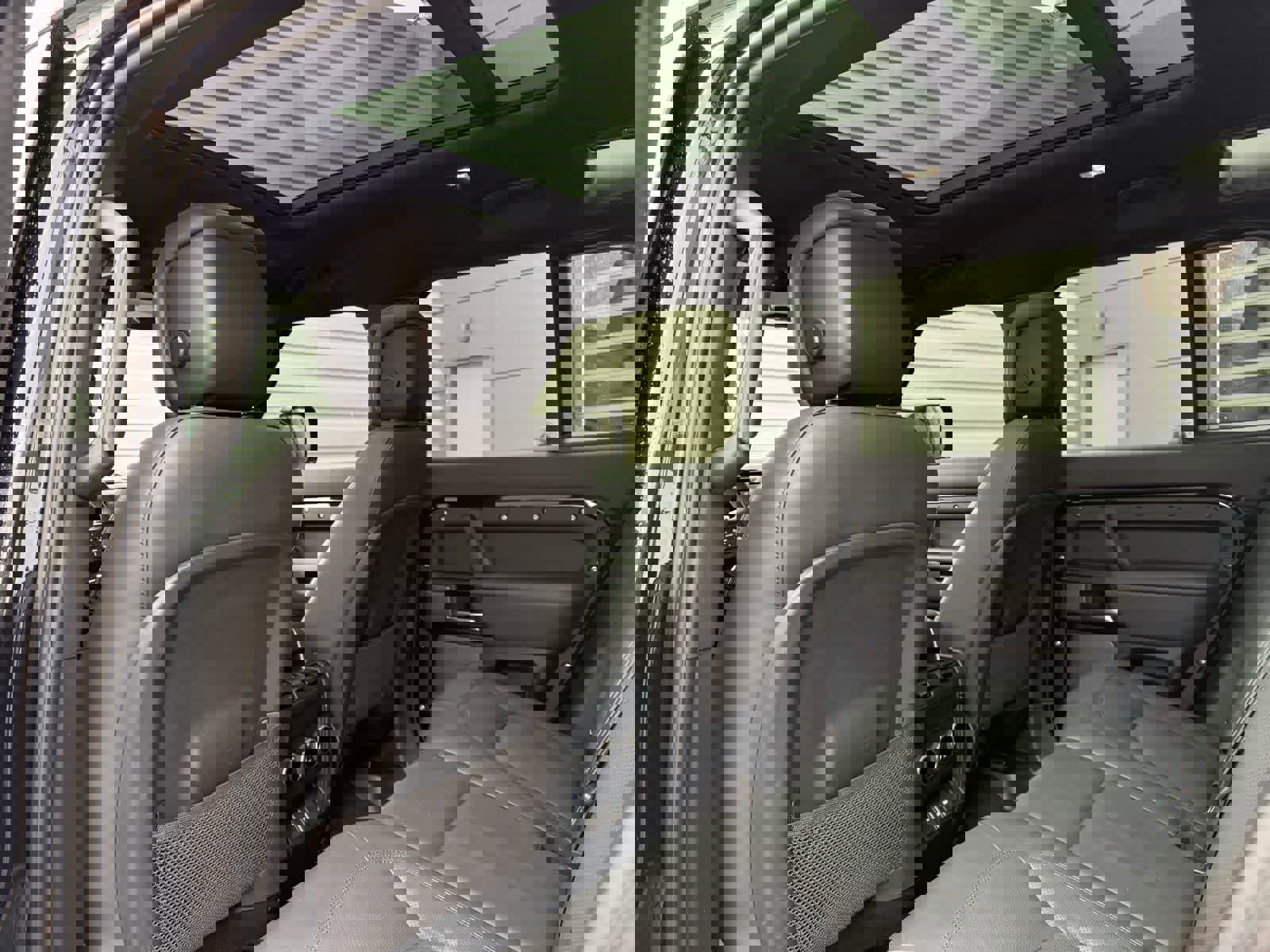 Used 2023 Land Rover Defender 110 V8 image 6