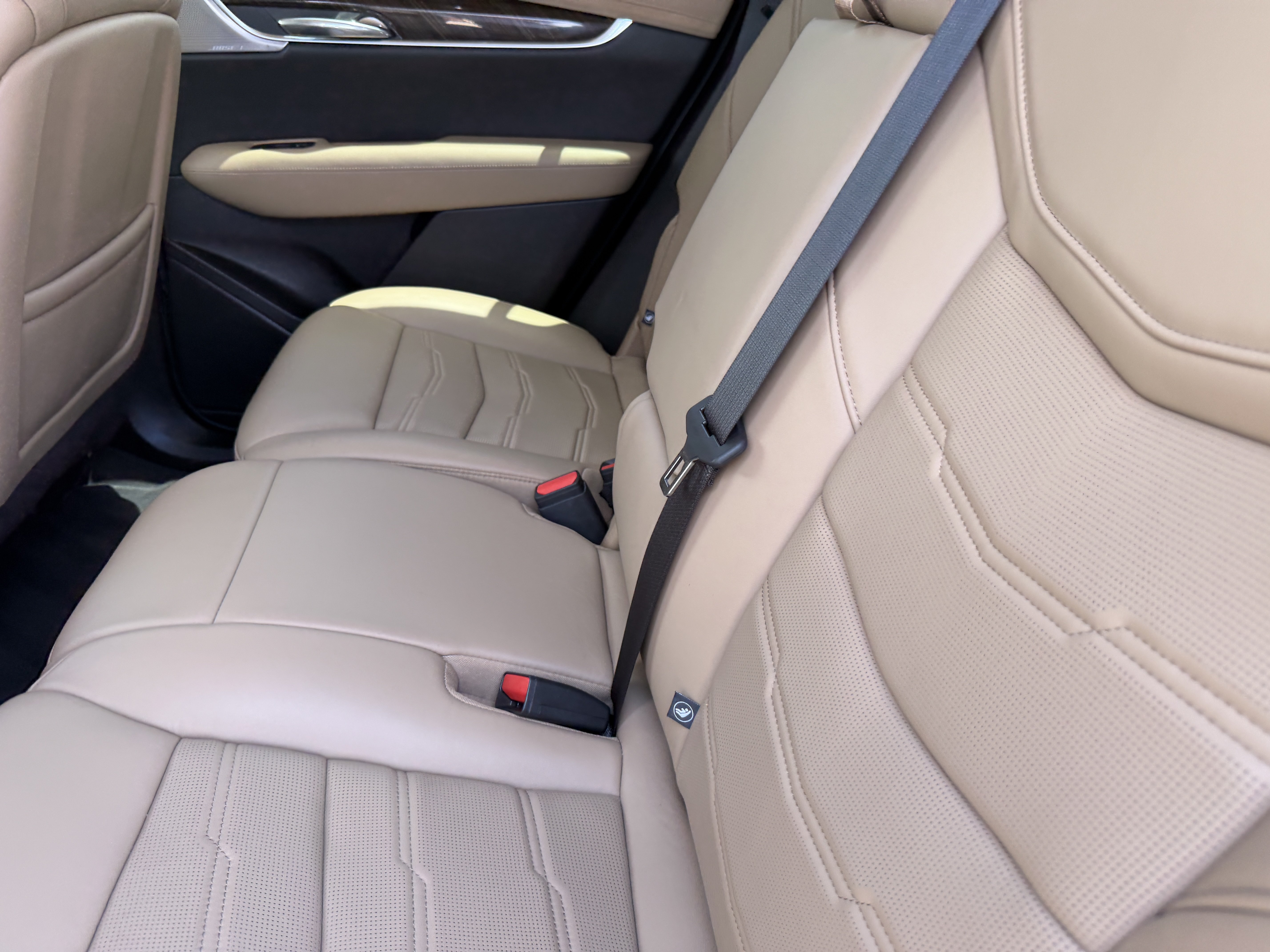 Certified 2023 Cadillac XT6 Premium Luxury w/ Platinum Package FWD image 16