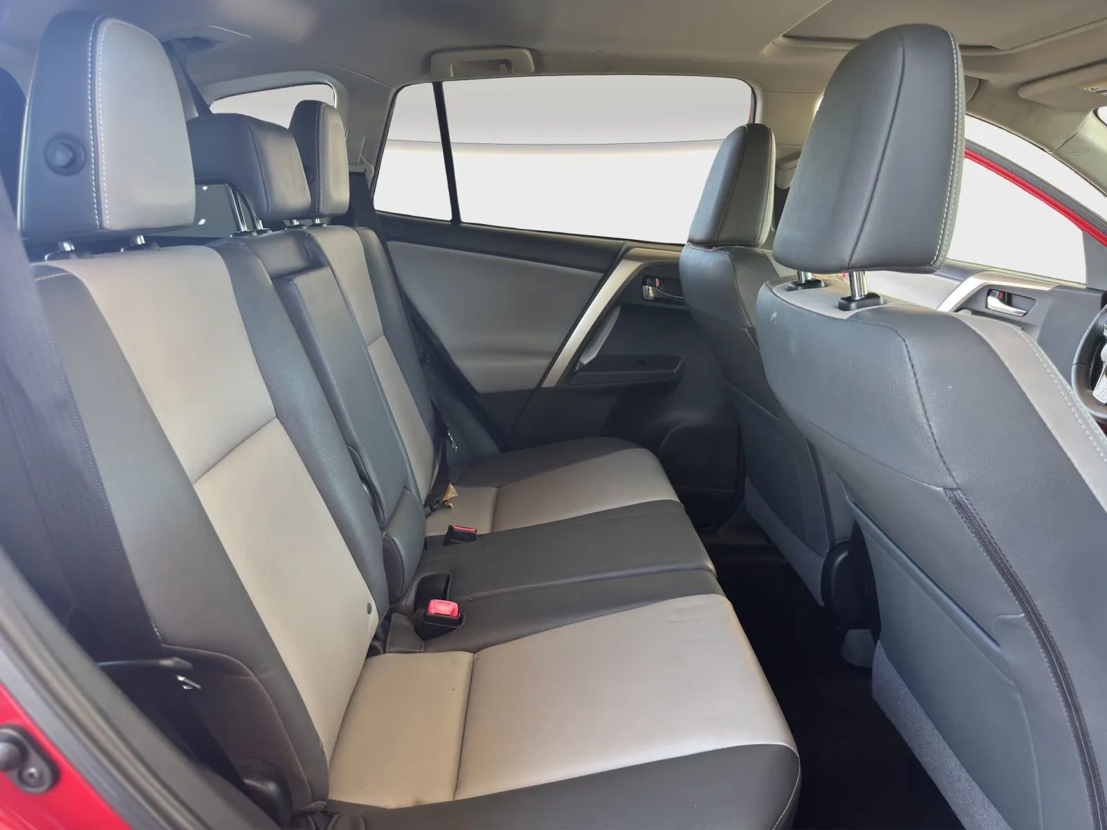 Used 2015 Toyota RAV4 Limited FWD image 19