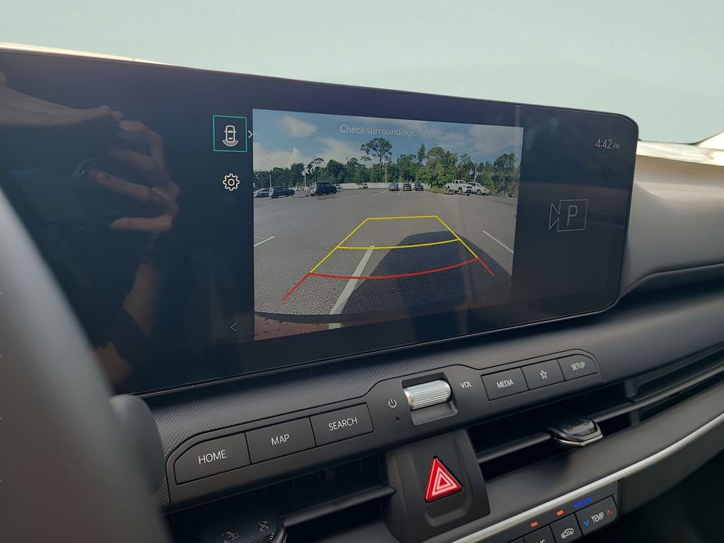 New 2025 Kia K4 FWD image 22