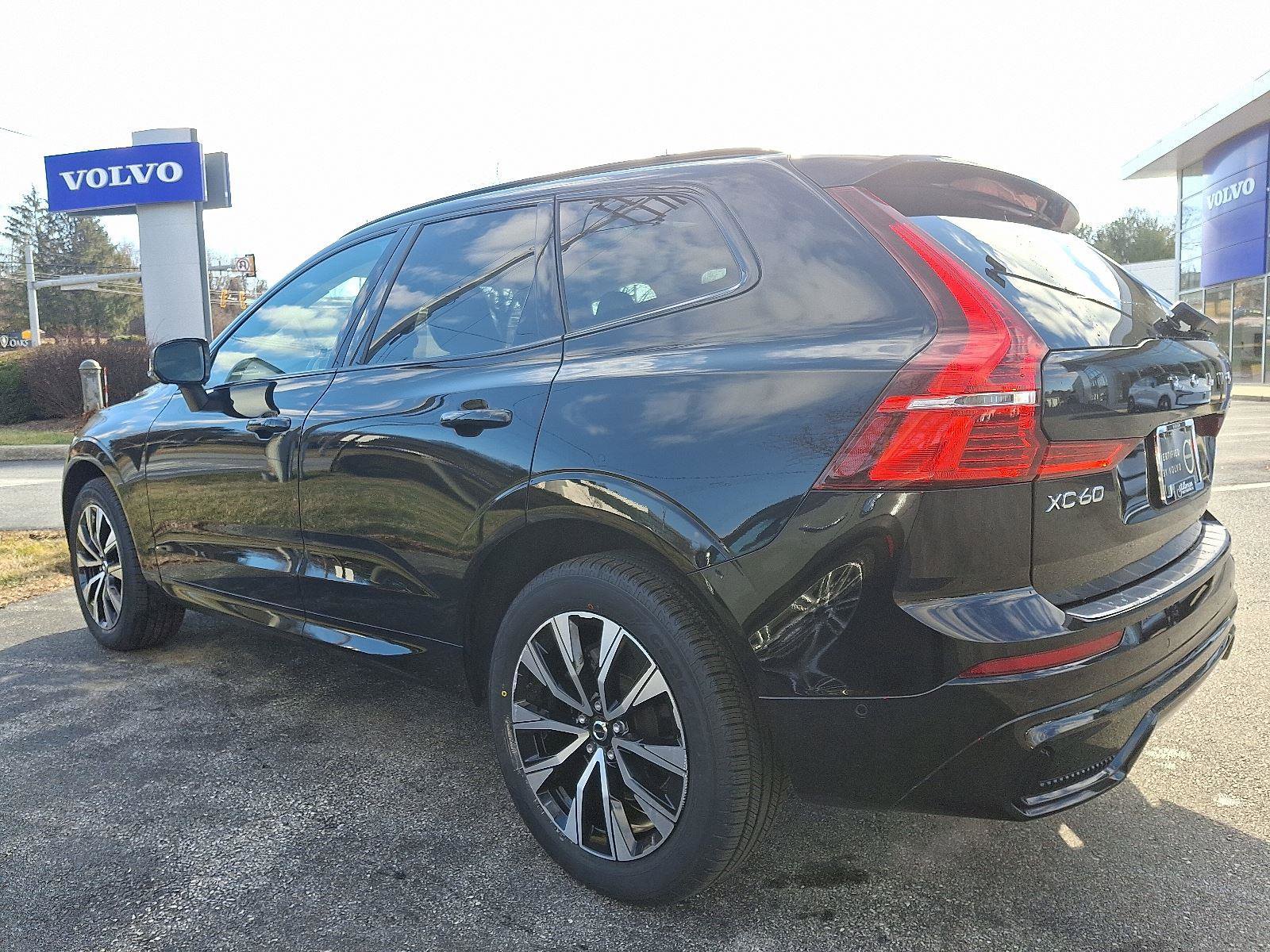 Certified 2024 Volvo XC60 B5 Plus w/ Protection Package Premier AWD/4WD image 4