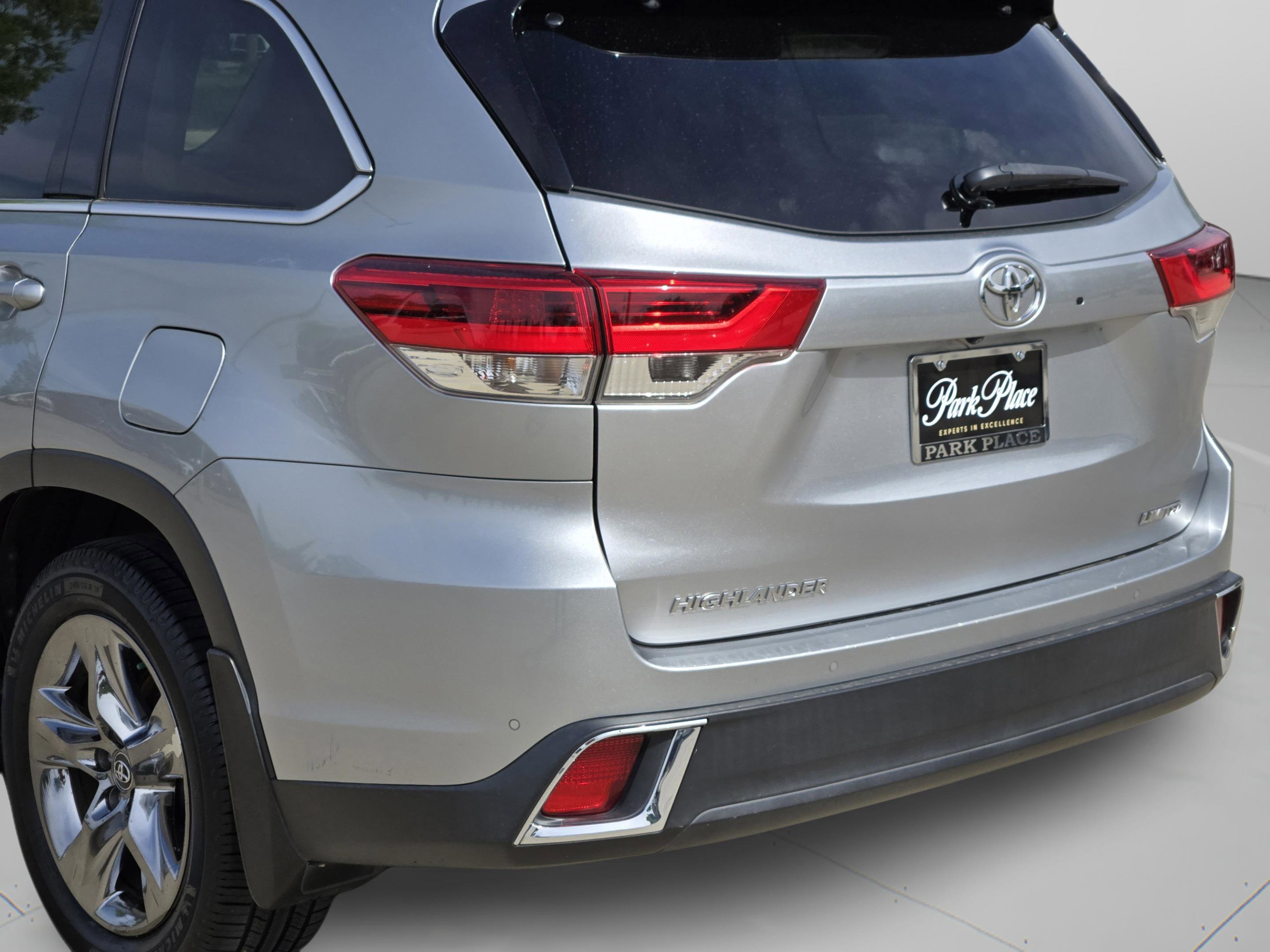 Used 2019 Toyota Highlander Limited Platinum image 38