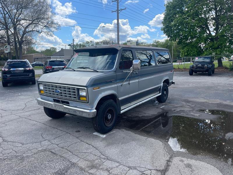 Used 1989 Ford E-250 and Econoline 250 Club Wagon RWD image 1