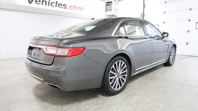 Used 2017 Lincoln Continental Select image 6