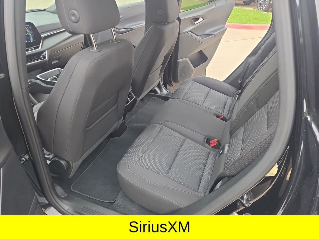 Used 2025 Chevrolet Equinox LT FWD image 13