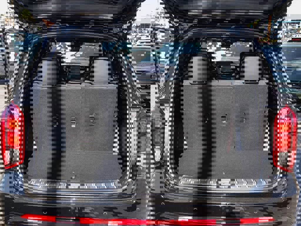 Used 2024 Hyundai Palisade Calligraphy image 21