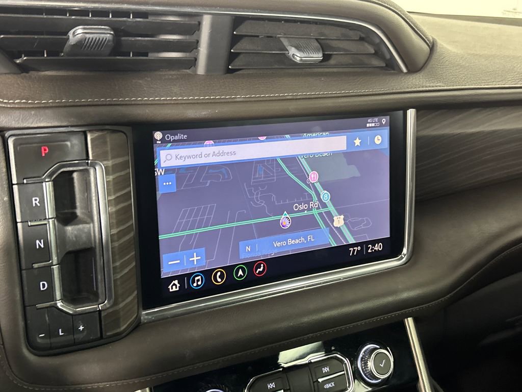 Used 2021 GMC Yukon Denali w/ Denali Premium Package image 18