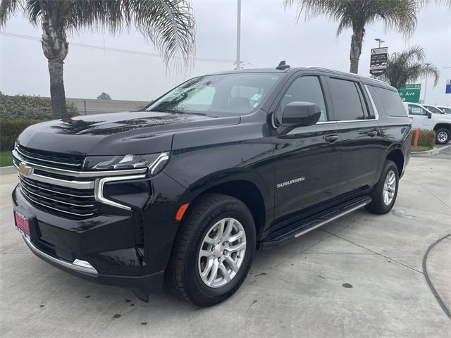 Used 2023 Chevrolet Suburban LT image 4
