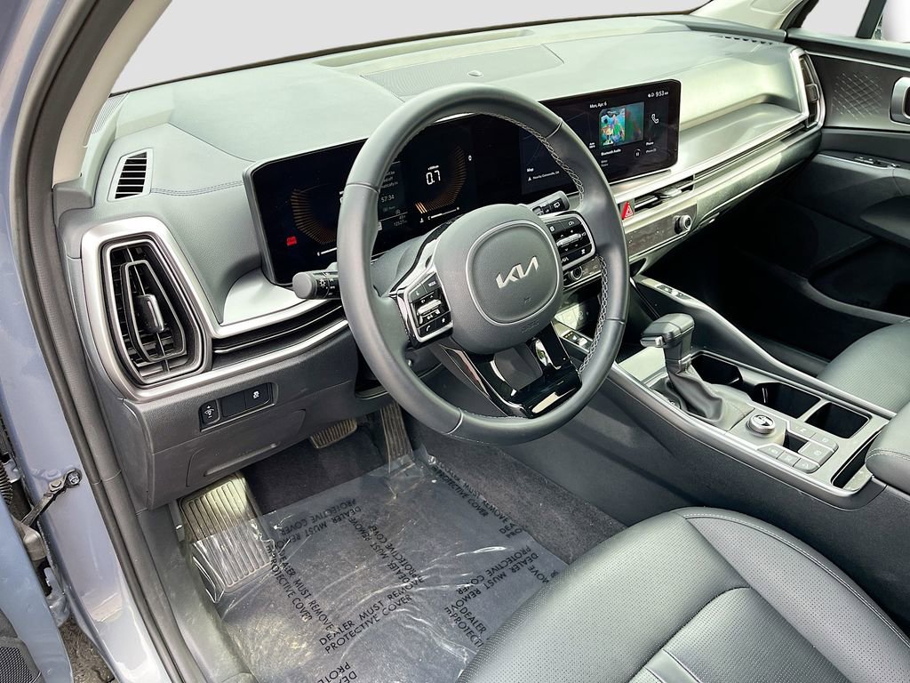 Certified 2025 Kia Sorento S w/ Panoramic Sunroof Package FWD image 16
