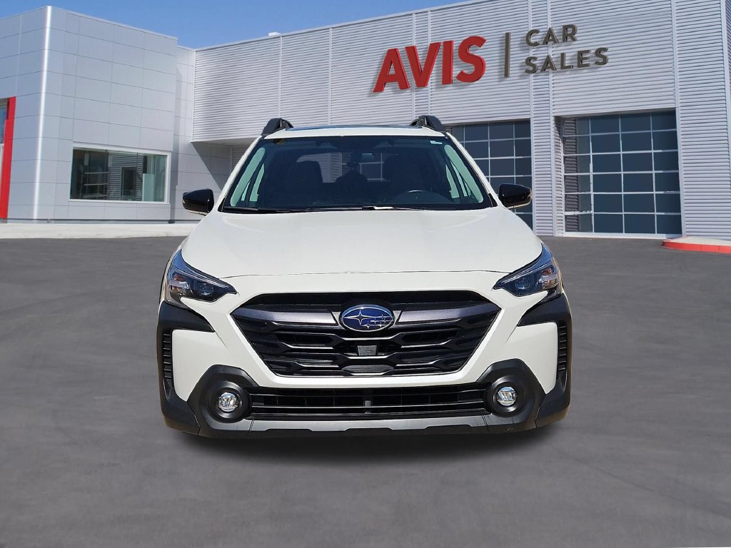 Used 2025 Subaru Outback Premium AWD/4WD image 2
