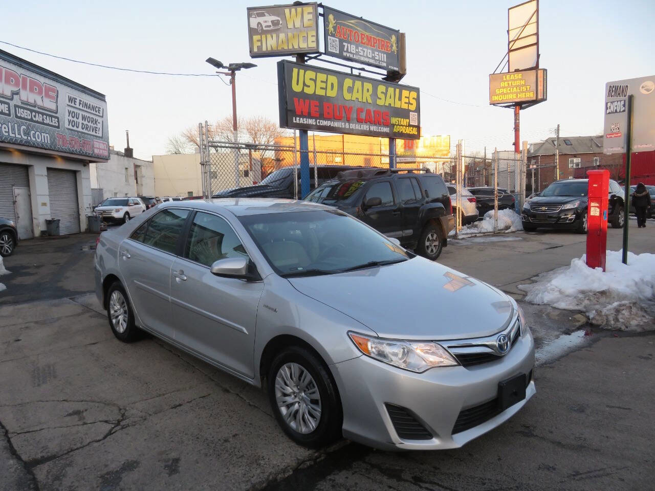 Used 2012 Toyota Camry LE image 3