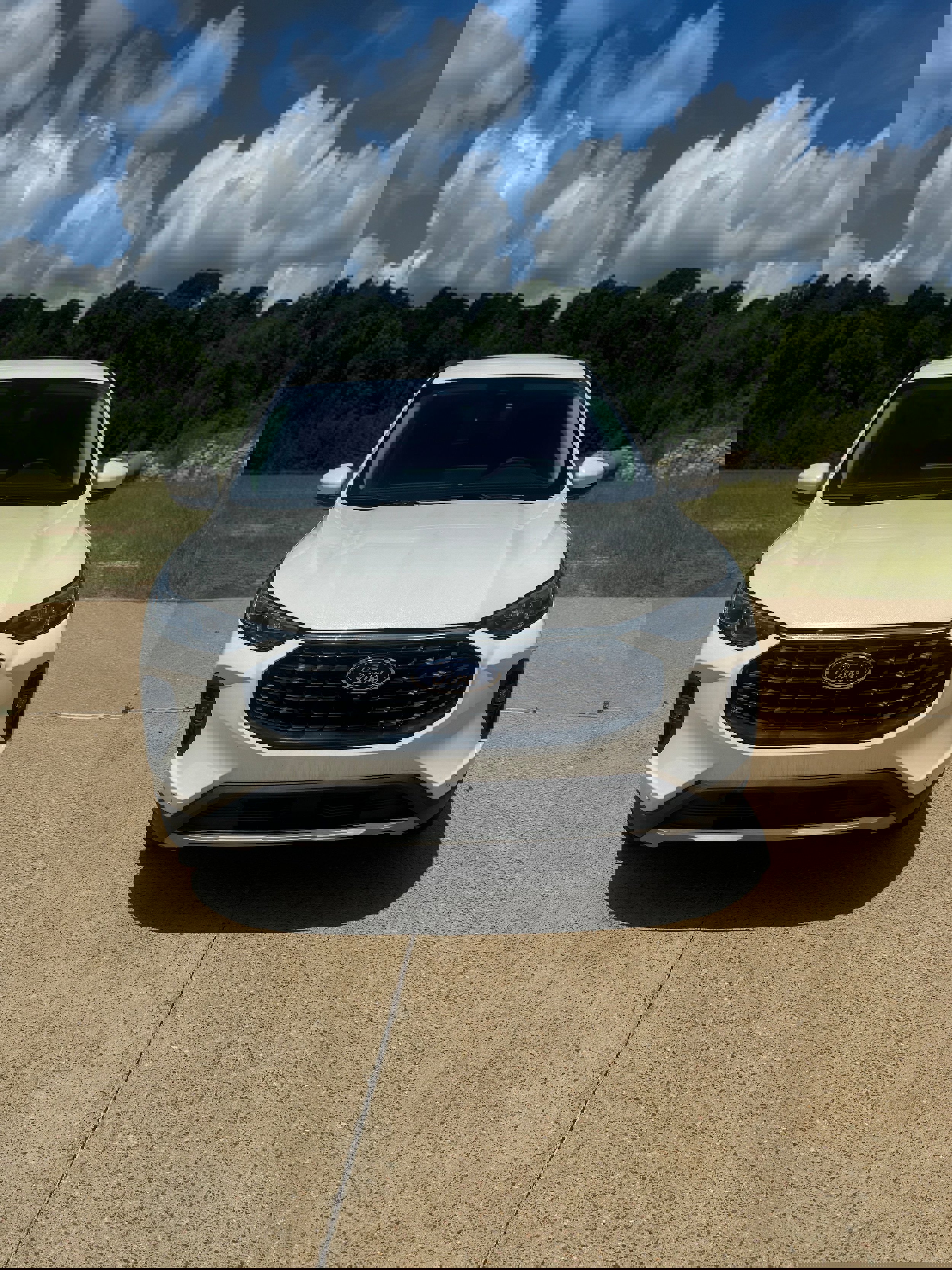 Used 2024 Ford Escape Platinum image 2