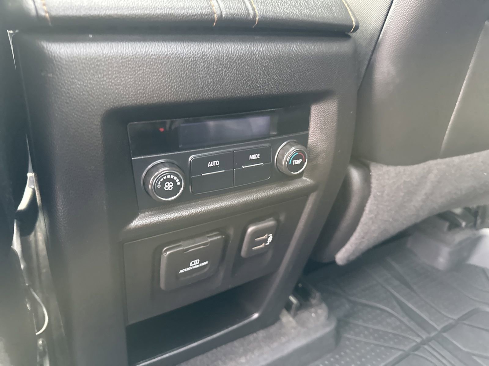 Used 2019 Chevrolet Traverse LT w/ LT Premium Package image 19