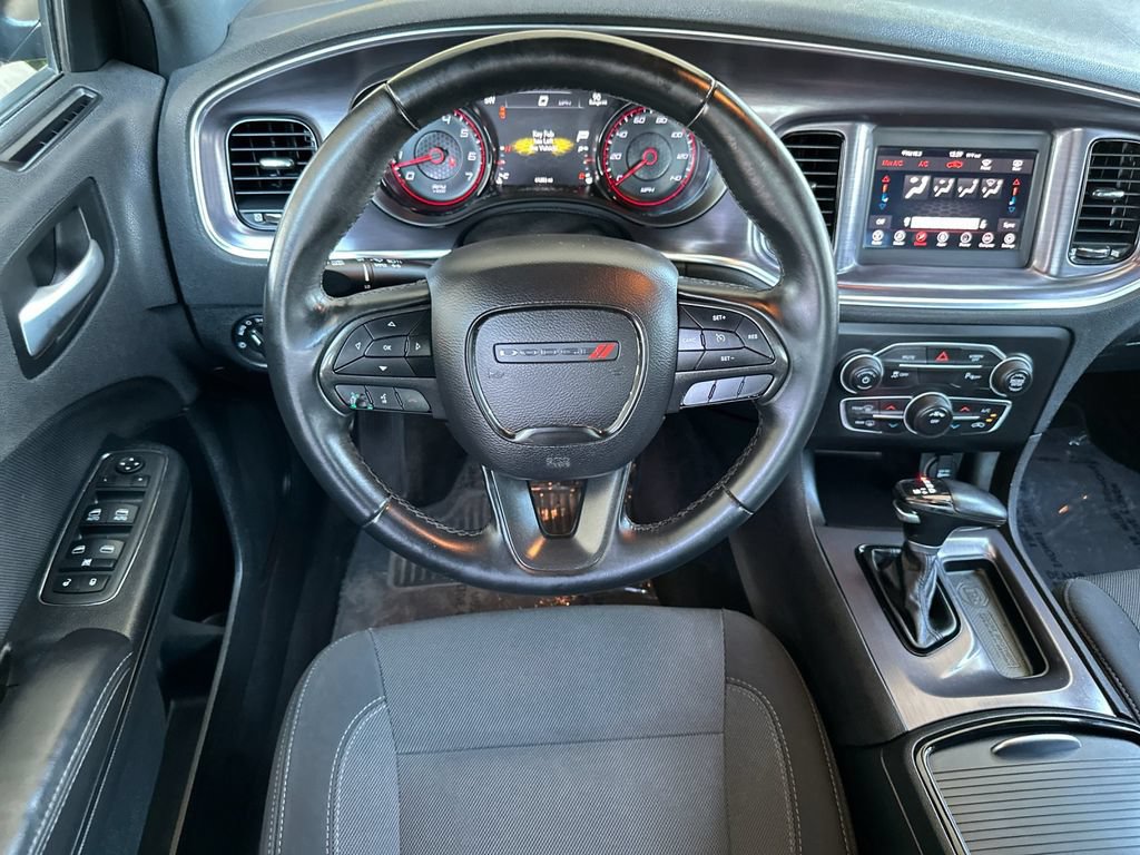 Used 2018 Dodge Charger SXT w/ Blacktop Package RWD image 13