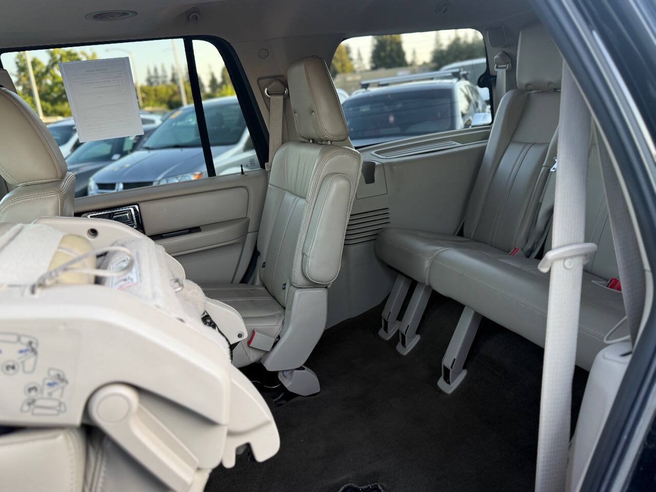 Used 2016 Lincoln Navigator Select AWD/4WD image 13