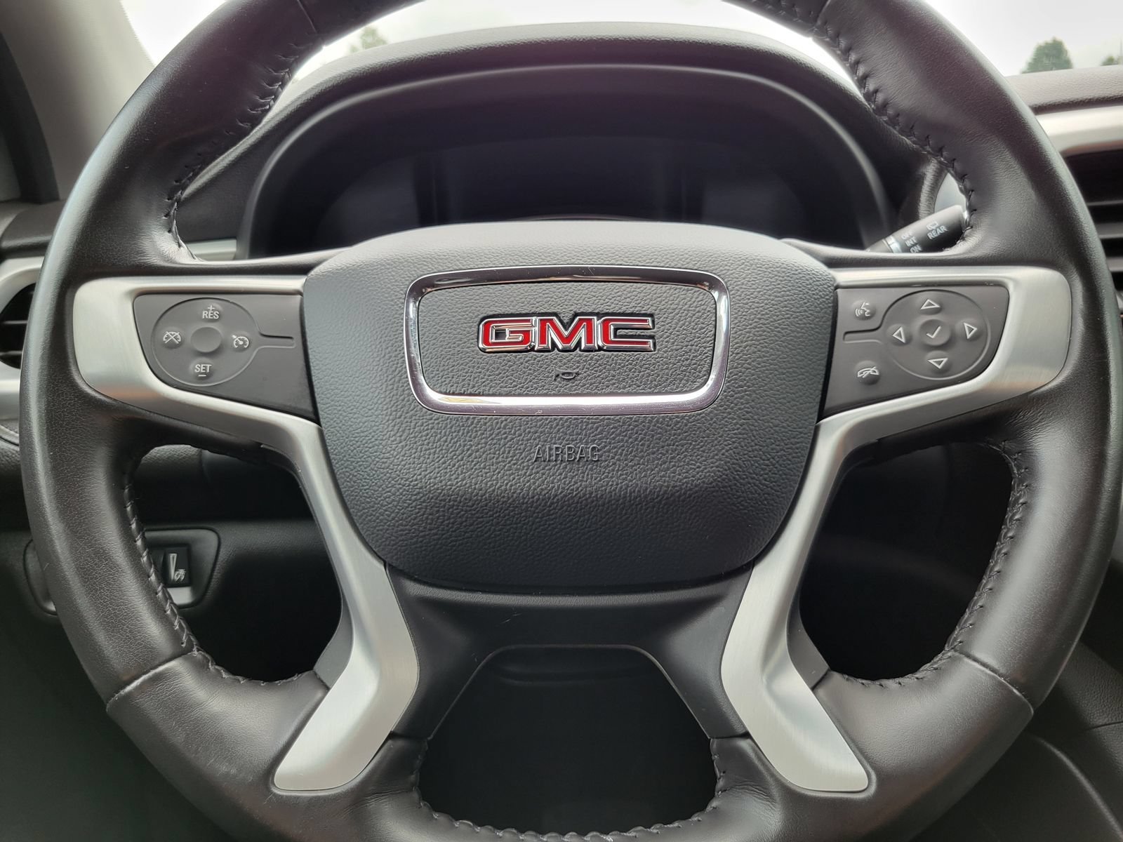 Used 2020 GMC Acadia SLT w/ Trailering Package FWD image 13