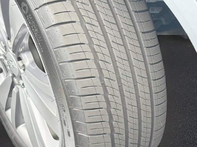 Used 2025 Cadillac XT5 Premium Luxury w/ Technology Package FWD image 10