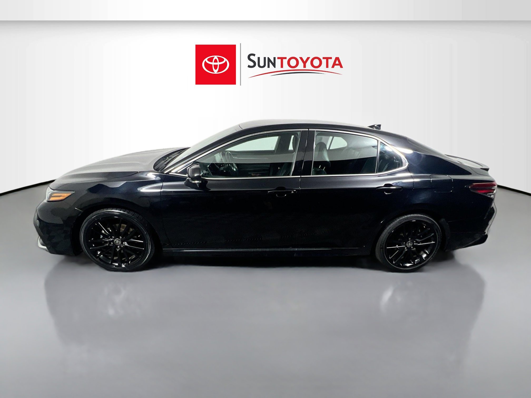 Used 2023 Toyota Camry XSE image 7