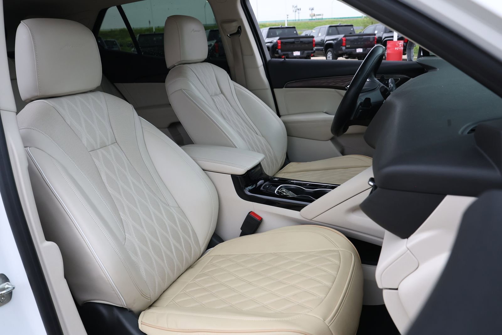 Used 2022 Buick Envision Avenir w/ Technology Package II image 33