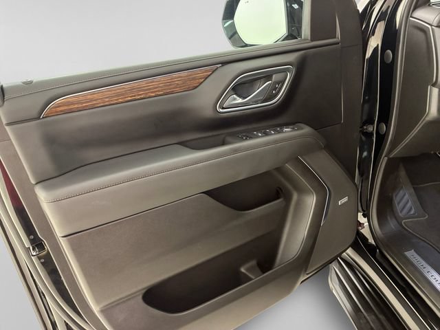 Used 2023 Chevrolet Tahoe High Country AWD/4WD image 13