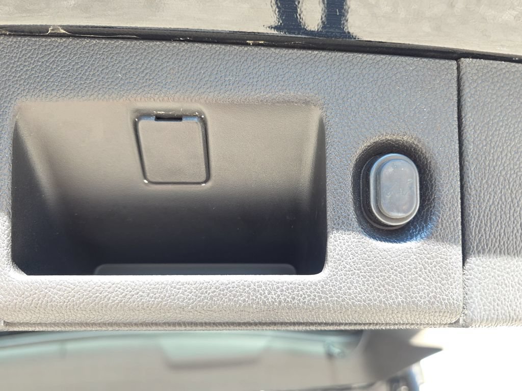 Used 2015 Cadillac Escalade Premium AWD/4WD image 14