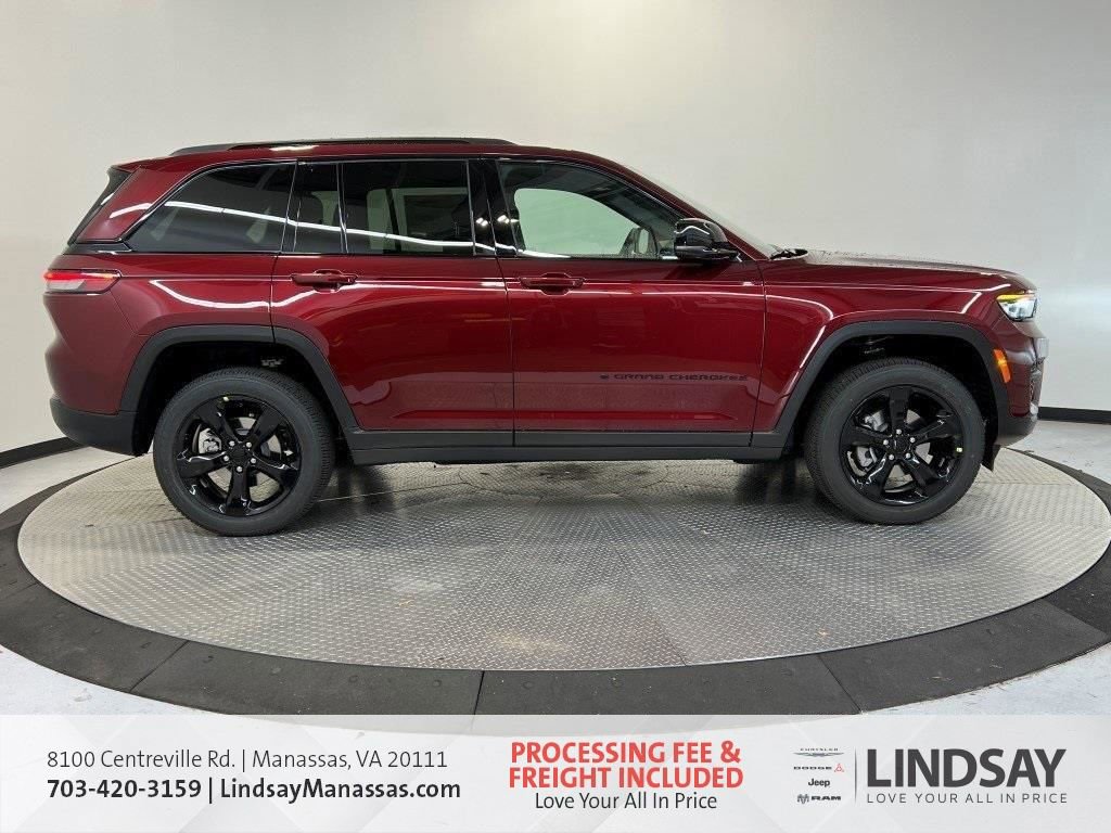 New 2025 Jeep Grand Cherokee Altitude image 3