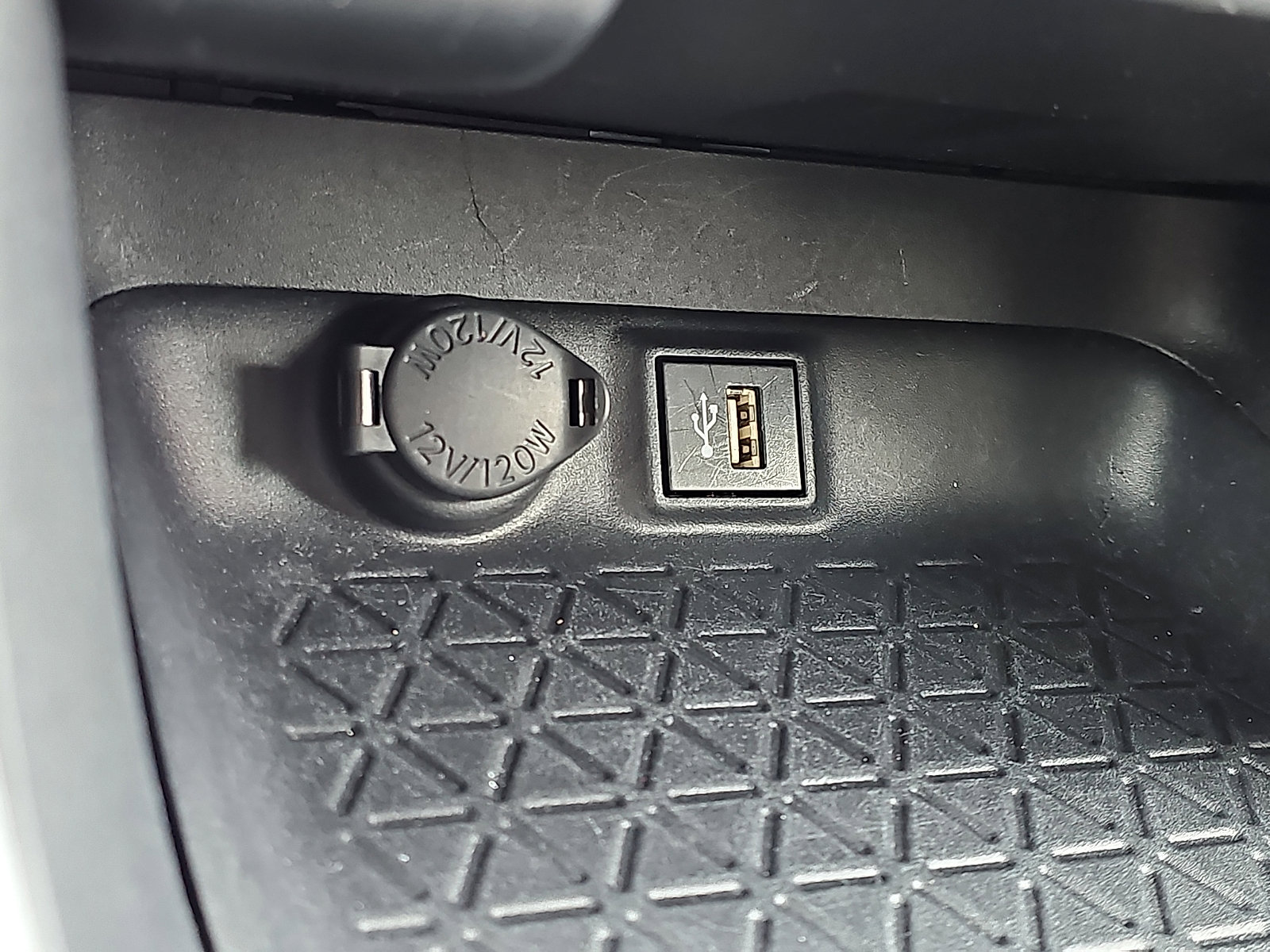 Used 2024 Toyota RAV4 XLE image 23