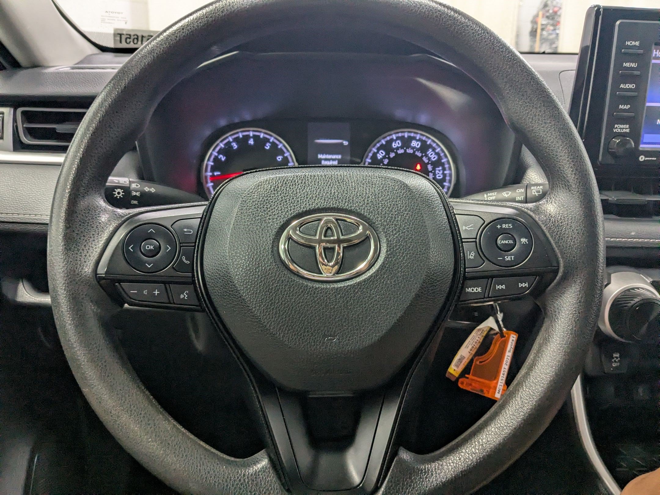Used 2021 Toyota RAV4 LE FWD image 13