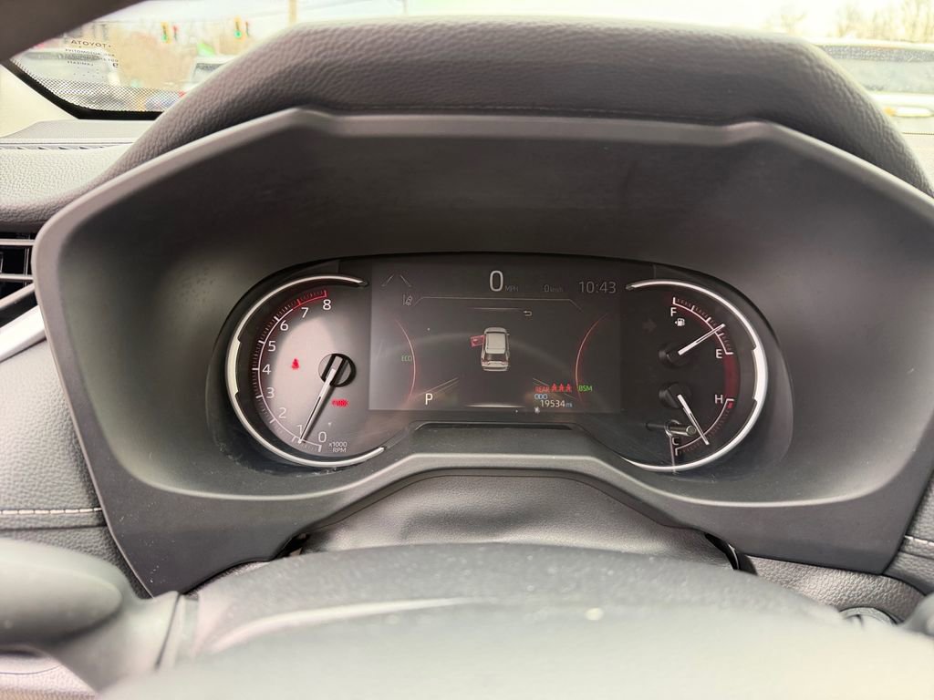 Used 2025 Toyota RAV4 XLE image 14