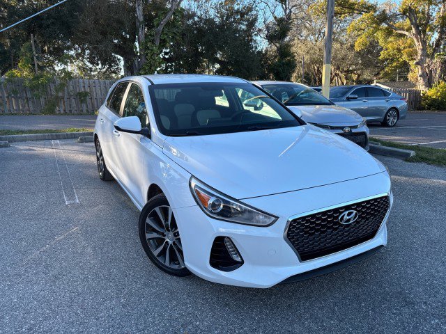 Used 2020 Hyundai Elantra GT image 4