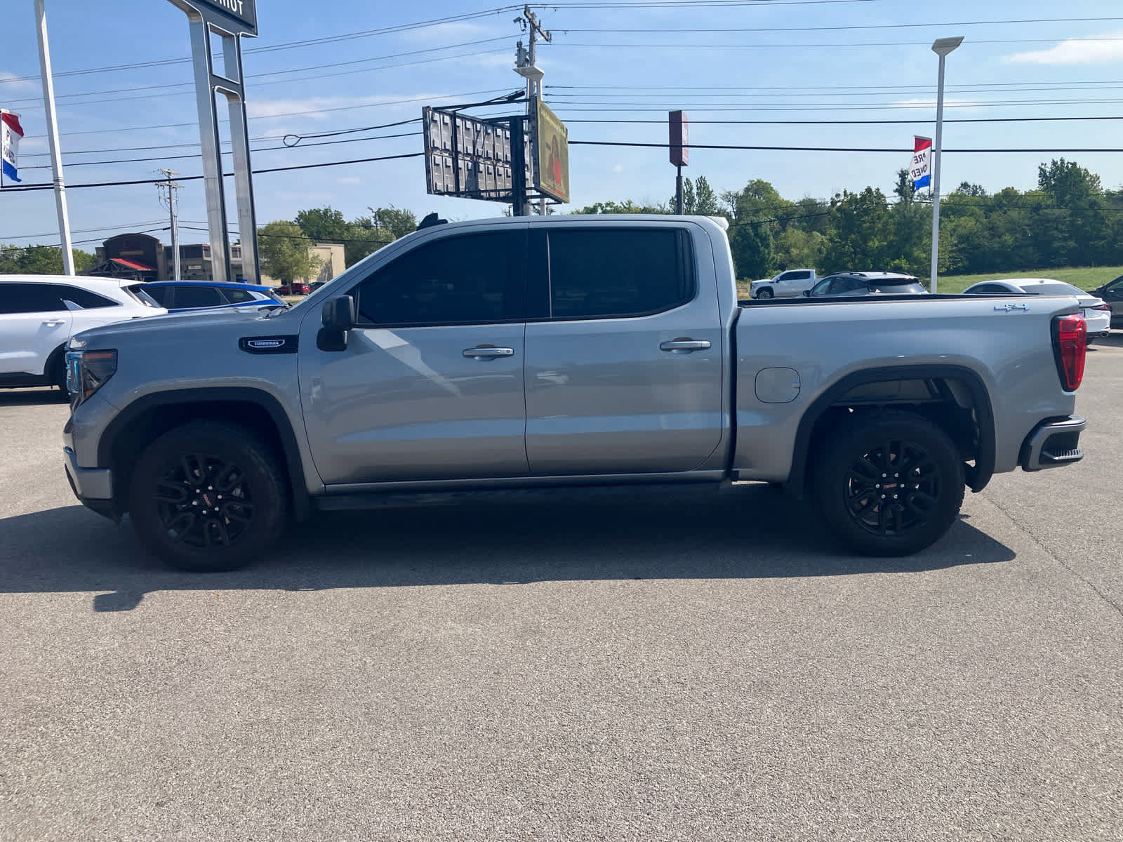 Used 2025 GMC Sierra 1500 Elevation AWD/4WD image 4