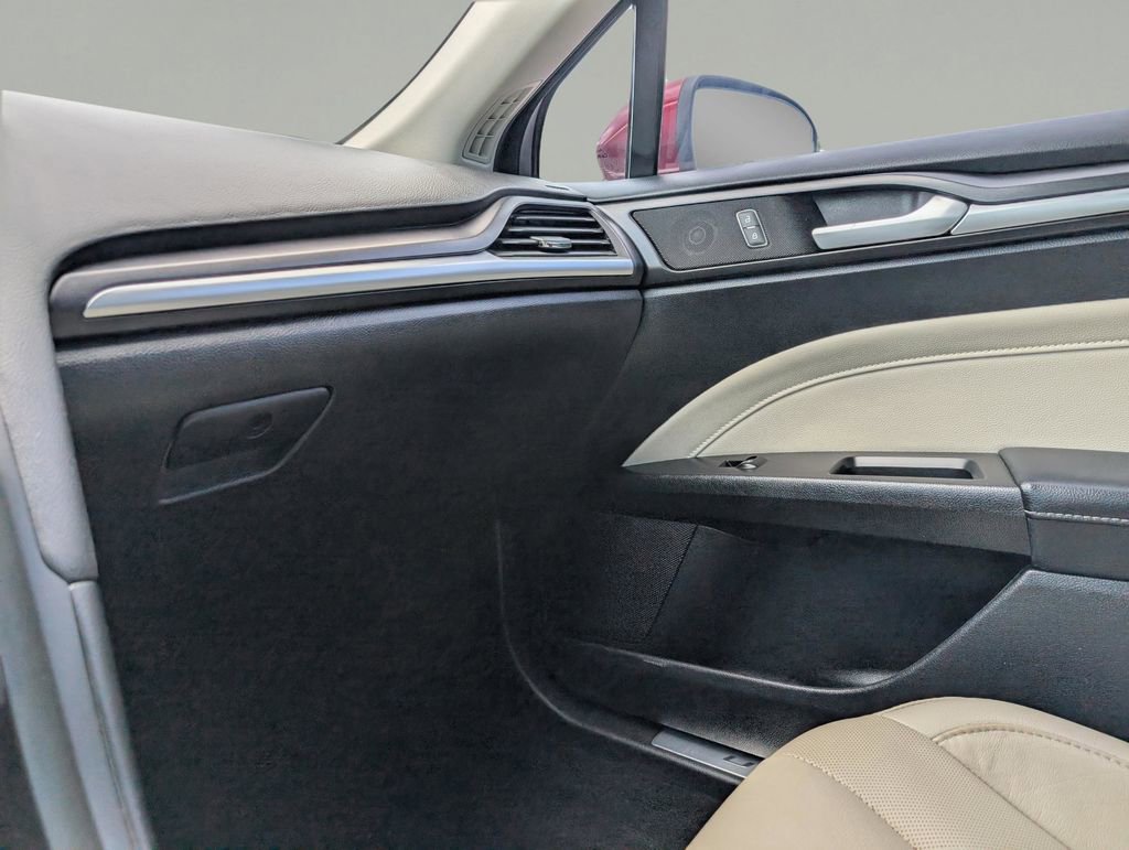 Used 2018 Ford Fusion Titanium image 30