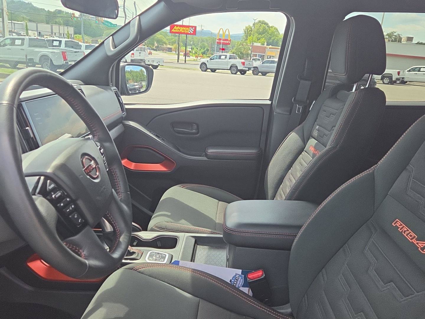 Used 2026 Nissan Frontier PRO-4X AWD/4WD image 12