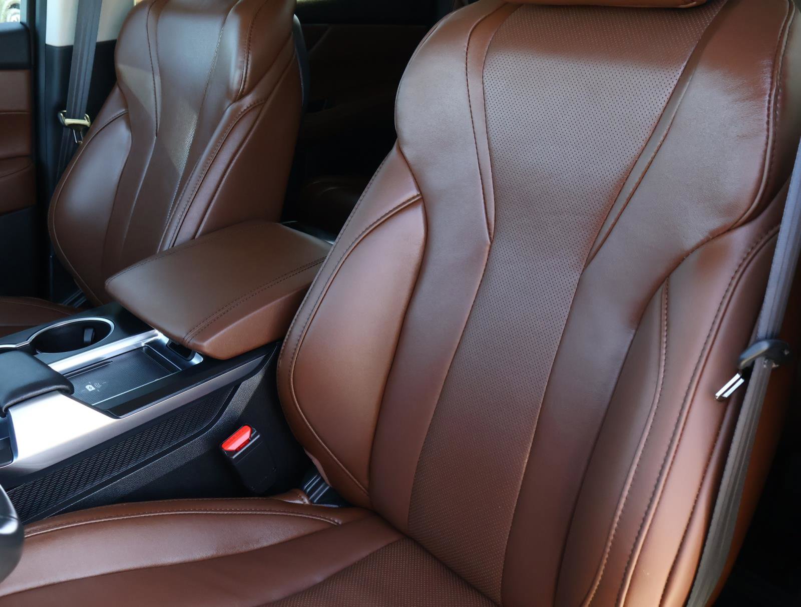 Used 2024 Acura MDX SH-AWD w/ Technology Package image 16