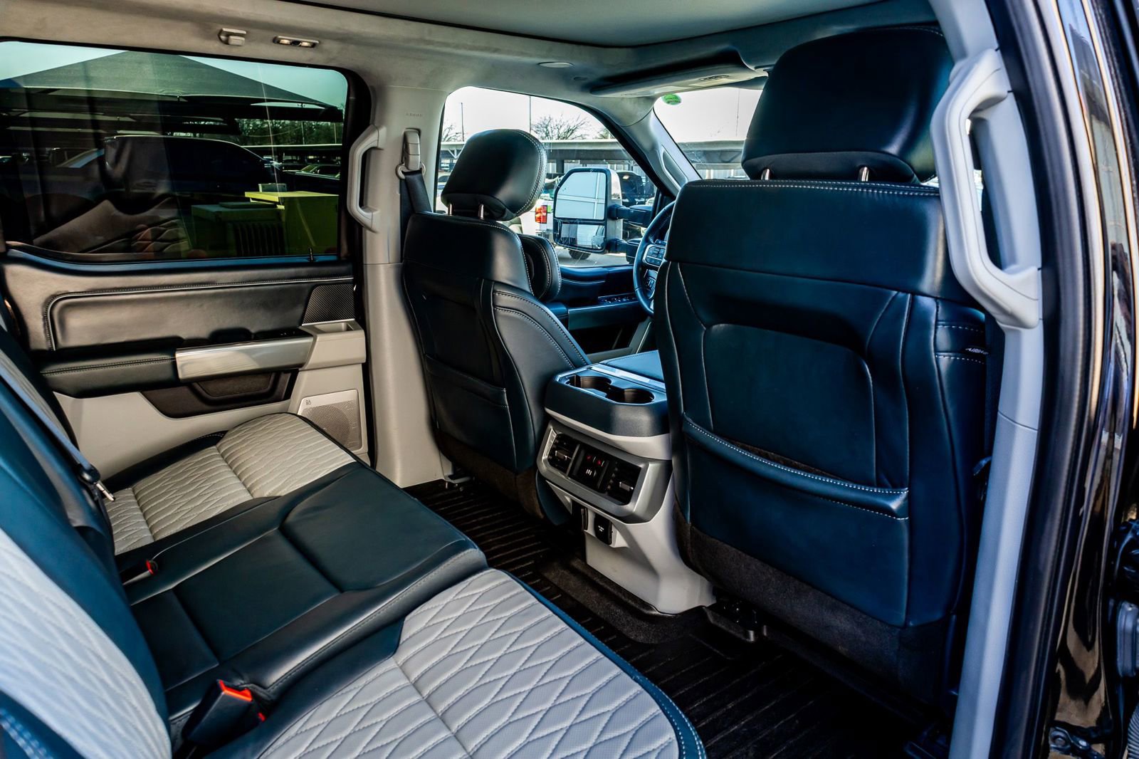 Used 2024 Ford F250 Limited w/ FX4 Off-Road Package image 28