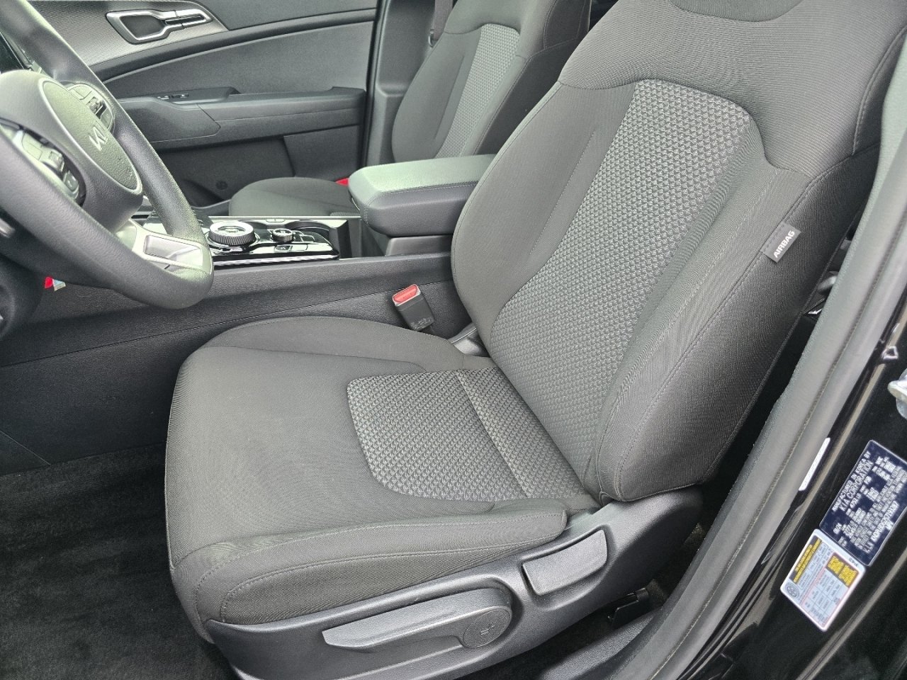 Used 2025 Kia Sportage LX FWD image 21