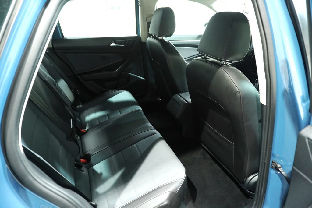 Used 2025 Volkswagen Jetta SE FWD image 11