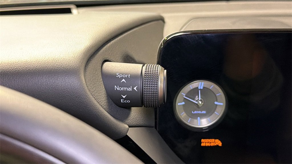 Used 2024 Lexus ES 350 Luxury w/ Technology Package image 30