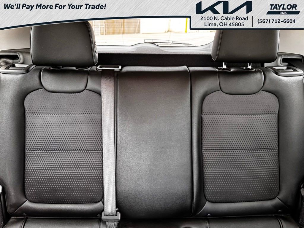 Used 2025 Chevrolet Trax LT w/ LT Convenience Package FWD image 12