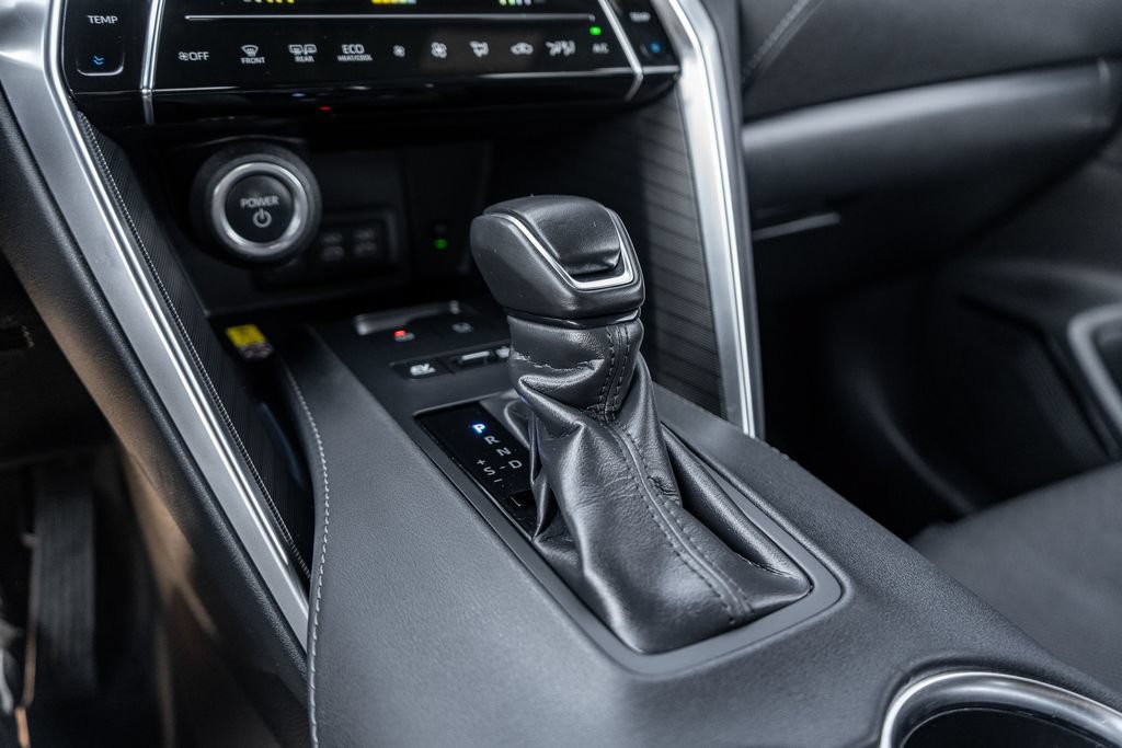 Certified 2024 Toyota Venza Limited AWD/4WD image 27