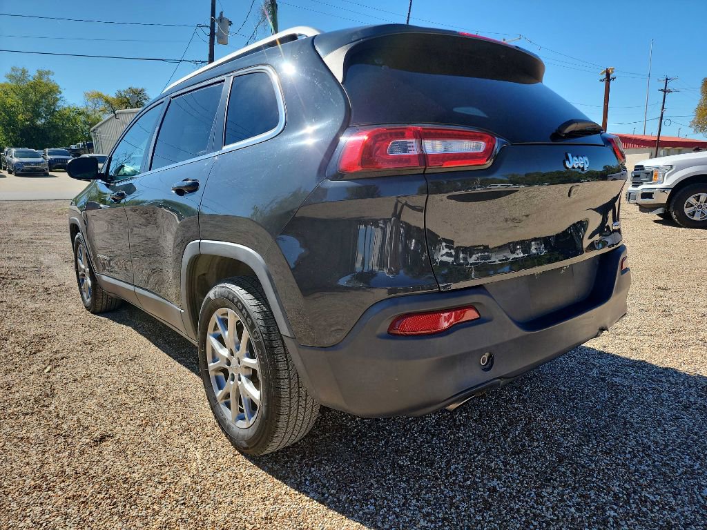 Used 2018 Jeep Cherokee Latitude Plus image 4