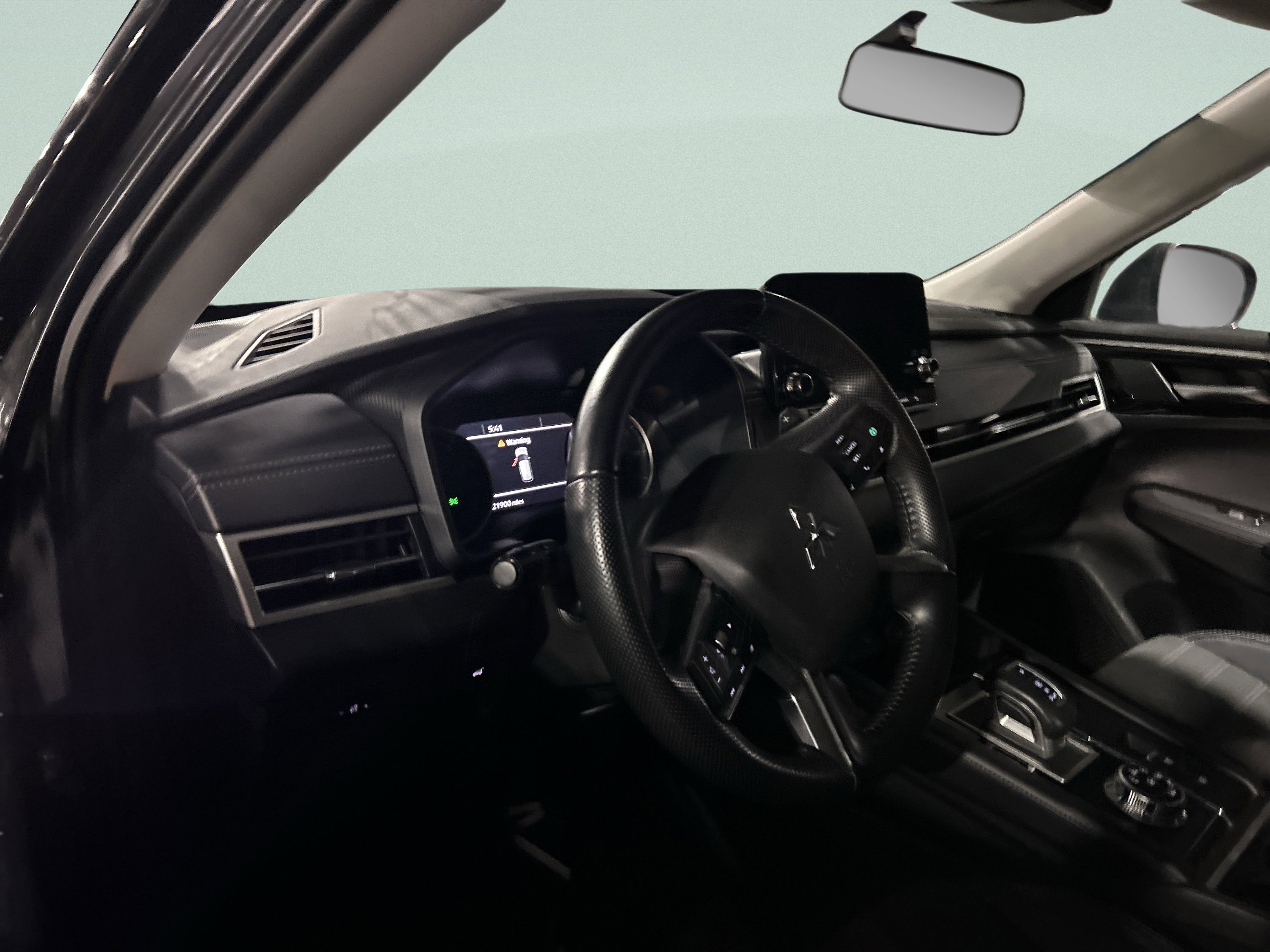 Used 2024 Mitsubishi Outlander SE image 35