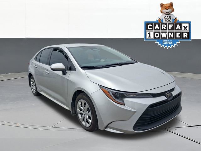Used 2025 Toyota Corolla LE FWD image 1