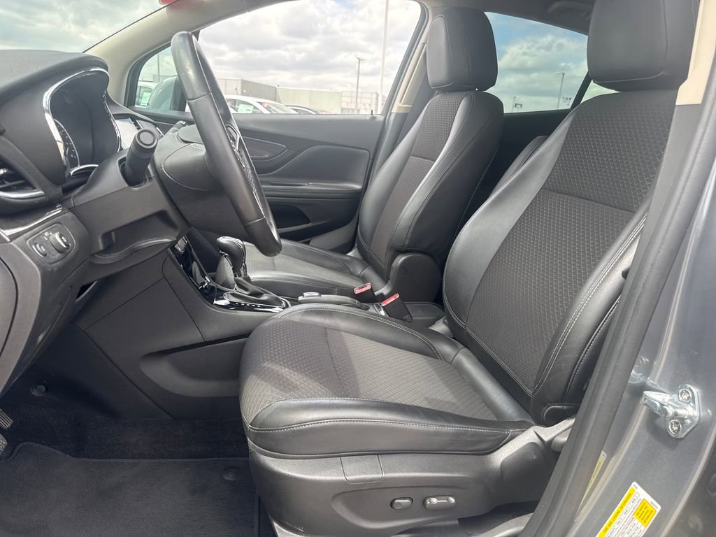 Used 2020 Buick Encore Preferred image 15