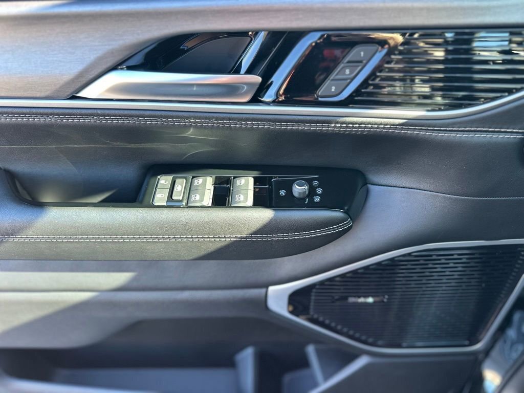 New 2026 Jeep Grand Wagoneer 4WD image 38