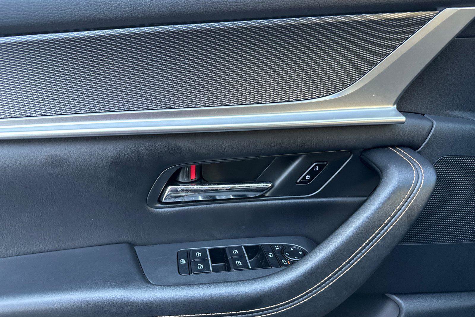 Certified 2025 MAZDA CX-70 Plug-In Hybrid w/ Premium Plus image 11